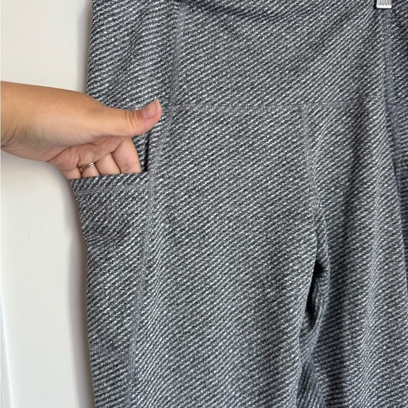 Champion Black and White Patterned leggings - Picture 2 of 4